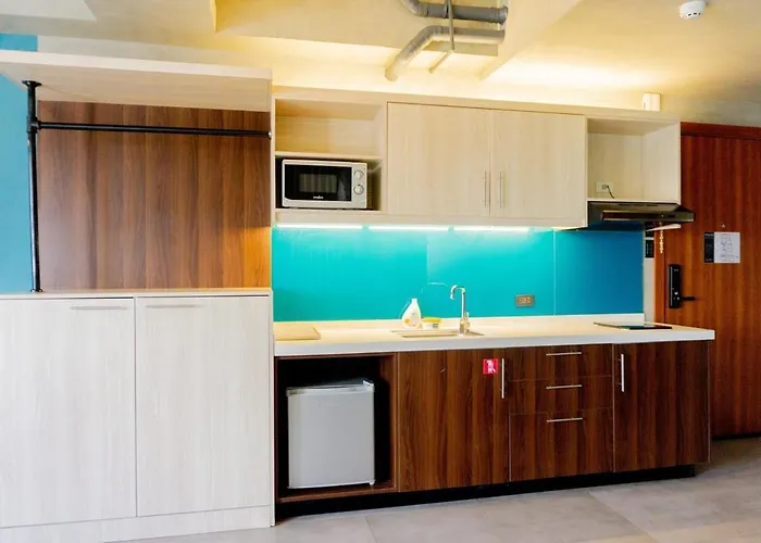 Spacious With 50in Tv & Netflix, Near Malls Apartamento