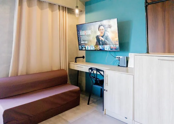 Spacious With 50in Tv & Netflix, Near Malls Apartamento